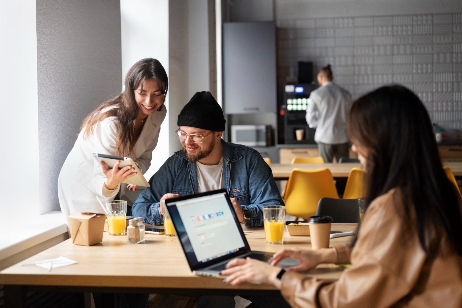 advantages of coworking spaces
